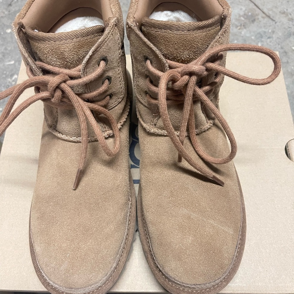Ugg neural hiker women size 7